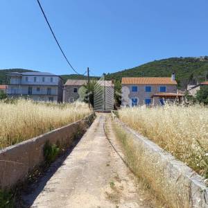 Dugi otok, Luka – kuća 1. red do mora