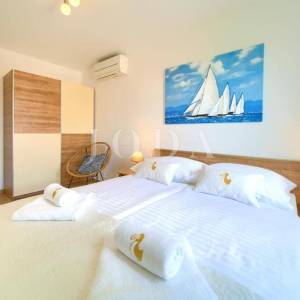 Dva moderna apartmana na izvrsnoj lokaciji blizu mora