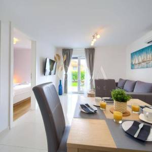 Dva moderna apartmana na izvrsnoj lokaciji blizu mora