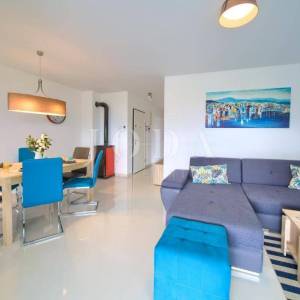 Dva moderna apartmana na izvrsnoj lokaciji blizu mora