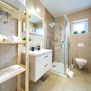 Dva moderna apartmana na izvrsnoj lokaciji blizu mora