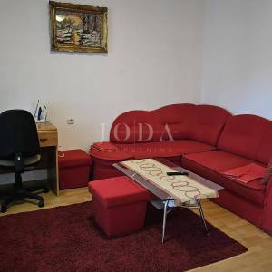 Dva stana sa parkingom u prizemlju obiteljske kuće,Labin okolica