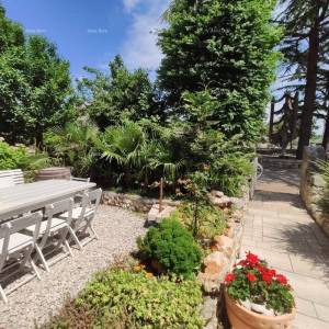 Dvojna , kamena, renovirana kuća sa bazenom , stara 300 godina.