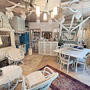 Dvojna , kamena, renovirana kuća sa bazenom , stara 300 godina.