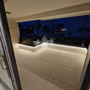 Dvosobni apartman s vrtom, novogradnja - Vir, Jadro