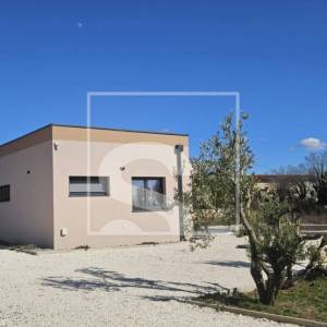 Ekskluzivna prizemnica s bazenom na vrhunskoj lokaciji