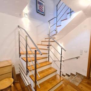 Fažana! Renovirana istarska kuća u nizu!