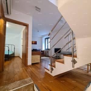 Fažana! Renovirana istarska kuća u nizu!