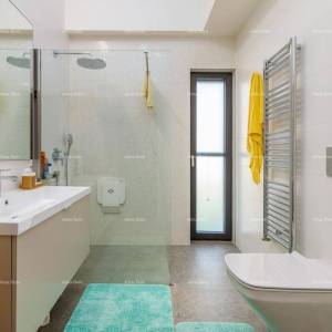 FAŽANA - Samostojeća vila premium klase, sa bazenom, liftom / 100 m od Aleje maslina.