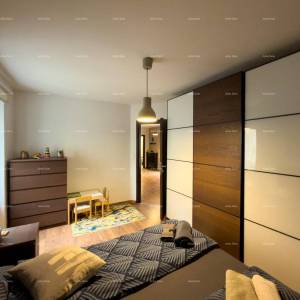 FORUM PJEŠAČKA ZONA. Prodaja lijepo uređenog stana na atraktivnoj lokaciji, Pula, centar!