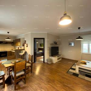 FORUM PJEŠAČKA ZONA. Prodaja lijepo uređenog stana na atraktivnoj lokaciji, Pula, centar!