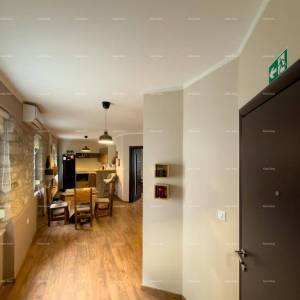 FORUM PJEŠAČKA ZONA. Prodaja lijepo uređenog stana na atraktivnoj lokaciji, Pula, centar!