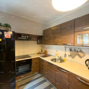 FORUM PJEŠAČKA ZONA. Prodaja lijepo uređenog stana na atraktivnoj lokaciji, Pula, centar!