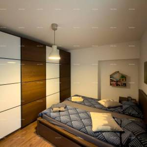 FORUM PJEŠAČKA ZONA. Prodaja lijepo uređenog stana na atraktivnoj lokaciji, Pula, centar!