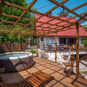 Fužine, Lič kuća u zelenoj oazi