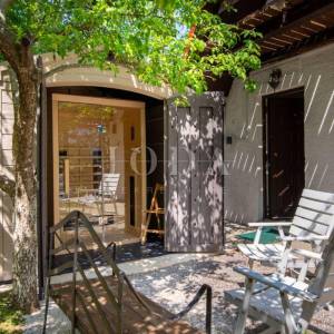 Fužine, Lič kuća u zelenoj oazi