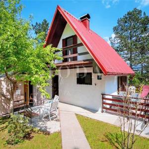 Fužine, Lič kuća u zelenoj oazi