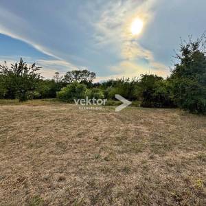 Gornja Drenova, zemljište sa starinom, za obiteljsku kuću