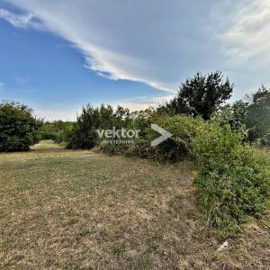 Gornja Drenova, zemljište sa starinom, za obiteljsku kuću