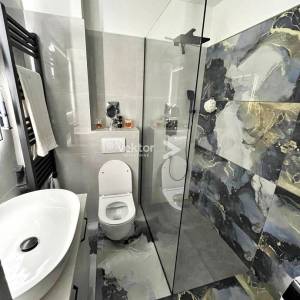 Gornja Vežica, uređen stan s balkonom, peterokatnica