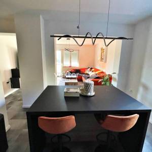 Gornja Vežica, uređen stan s balkonom, peterokatnica