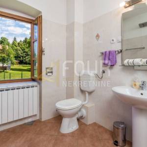 Gorski kotar, Brod Moravice, kuća s bazenom - SAMO KOD NAS !