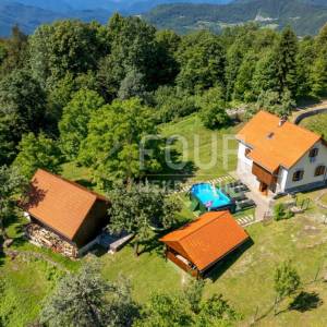 Gorski kotar, Brod Moravice, kuća s bazenom - SAMO KOD NAS !