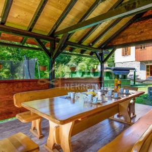 Gorski kotar, Brod Moravice, kuća s bazenom - SAMO KOD NAS !