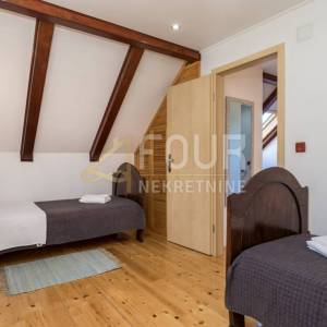 Gorski kotar, Brod Moravice, kuća s bazenom - SAMO KOD NAS !