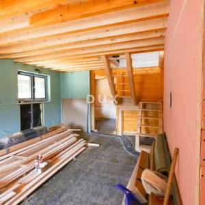 GORSKI KOTAR, LIČ - Samostojeća drvena kuća u završnoj fazi, na osami