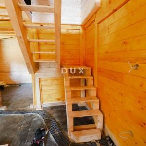 GORSKI KOTAR, LIČ - Samostojeća drvena kuća u završnoj fazi, na osami