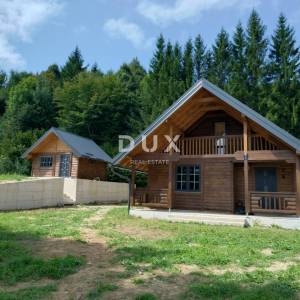 GORSKI KOTAR, LIČ - Samostojeća drvena kuća u završnoj fazi, na osami
