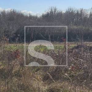 Građevinska parcela u mirnom naselju