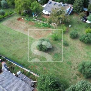 Građevinsko zemljište na mirnoj lokaciji - Loborika 