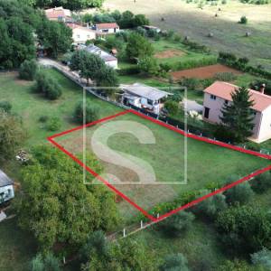 Građevinsko zemljište na mirnoj lokaciji - Loborika 