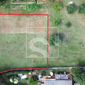 Građevinsko zemljište na mirnoj lokaciji - Loborika 