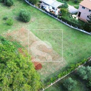 Građevinsko zemljište na mirnoj lokaciji - Loborika 