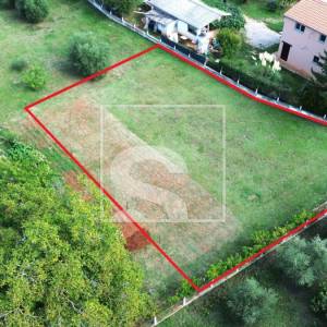 Građevinsko zemljište na mirnoj lokaciji - Loborika 