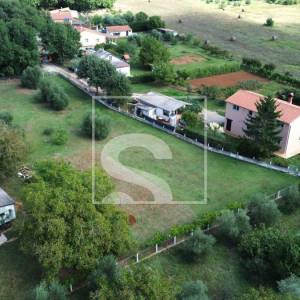 Građevinsko zemljište na mirnoj lokaciji - Loborika 