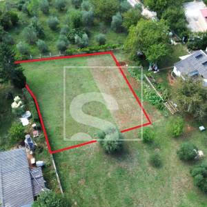 Građevinsko zemljište na mirnoj lokaciji - Loborika 