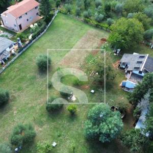 Građevinsko zemljište na mirnoj lokaciji - Loborika 