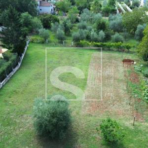 Građevinsko zemljište na mirnoj lokaciji - Loborika 