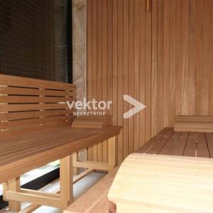 Grižane, moderna kuća s vanjskim i unutarnjim bazenom