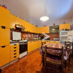 Grižane, obiteljska kuća s otvorenim pogledom