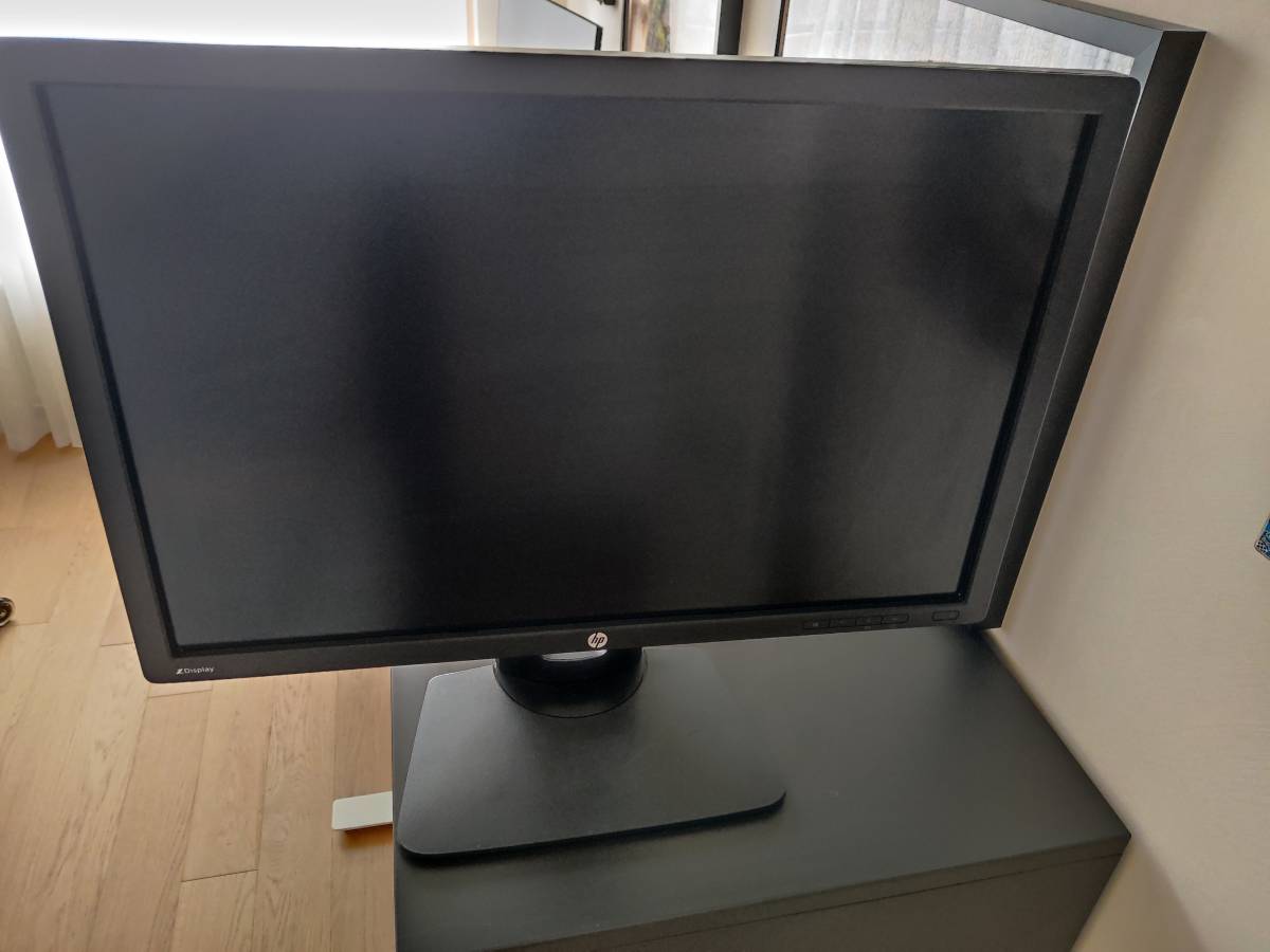 HP Z24i – 24" IPS profesionalni monitor (1920x1200) - 2 komada
