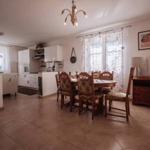 Hrvatska, Šibenik, Skradin – velika kuća s zemljištem, podrumom i mogućnošću dvije stambene jedinice u Dalmaciji