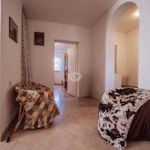 Hrvatska, Šibenik, Skradin – velika kuća s zemljištem, podrumom i mogućnošću dvije stambene jedinice u Dalmaciji