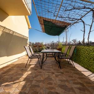 Hrvatska, Šibenik, Skradin – velika kuća s zemljištem, podrumom i mogućnošću dvije stambene jedinice u Dalmaciji