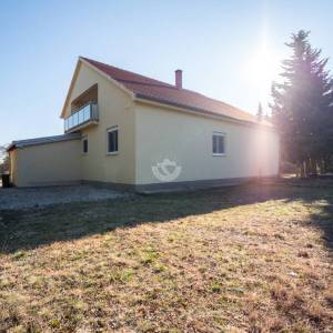 Hrvatska, Šibenik, Skradin – velika kuća s zemljištem, podrumom i mogućnošću dvije stambene jedinice u Dalmaciji