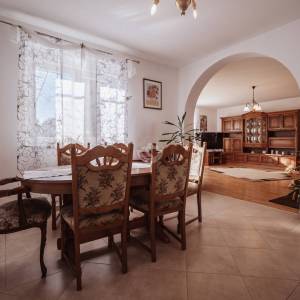 Hrvatska, Šibenik, Skradin – velika kuća s zemljištem, podrumom i mogućnošću dvije stambene jedinice u Dalmaciji